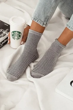 Sale Damskie Skarpetki Bezuciskowe W Cienkie Paseczki Szare Skarpetki|Skarpetki