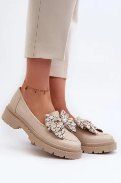 Loafersy Damskie|Mokasyny Płaskie></noscript>Laura Messi Damskie Skórzane Mokasyny Z Kokardą 2787 Jasnobeżowe