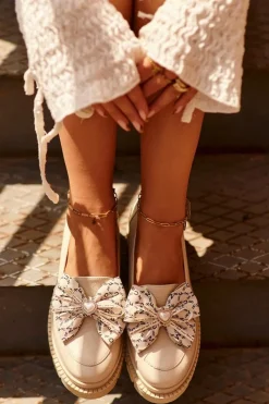 Loafersy Damskie|Mokasyny Płaskie></noscript>Laura Messi Damskie Skórzane Mokasyny Z Kokardą 2787 Jasnobeżowe