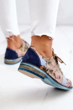 Półbuty Skórzane></noscript>Maciejka Damskie Skórzane Półbuty W Kwiaty 5096A-34 Niebieskie