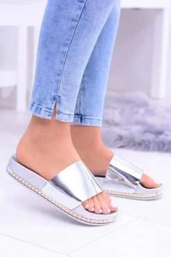 Klapki Sportowe|Klapki Damskie Klasyczne></noscript>Boto Damskie Srebrne Klapki z Dżetami Mirock