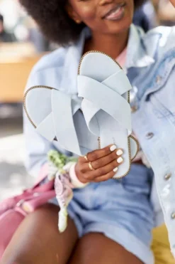 Klapki Damskie Klasyczne>Boto Damskie Welurowe Klapki Błękitne Edesa