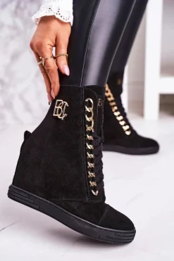 Outlet Boto Damskie Zamszowe Sneakersy BOOCI 2222/066/z Złoty Łańcuch Czarne