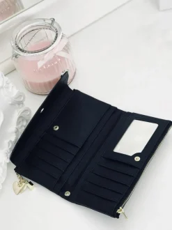 Sale Boto Duży Damski Czarny Portfel z Brelokiem Serduszko