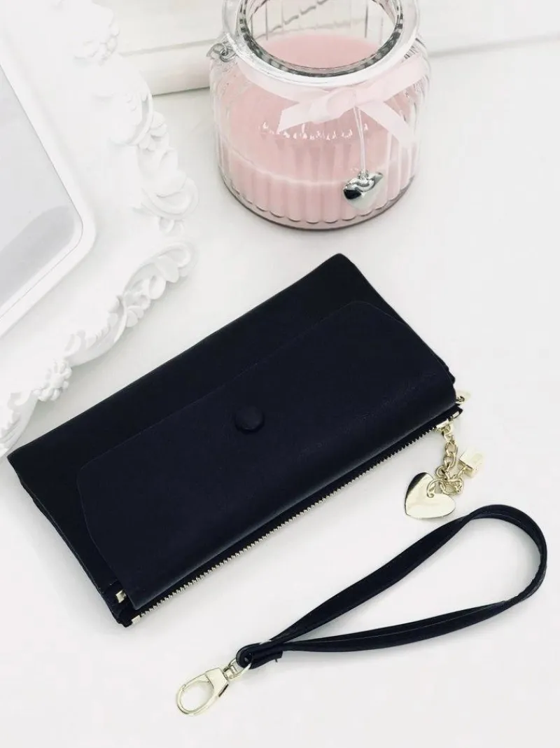 Sale Boto Duży Damski Czarny Portfel z Brelokiem Serduszko