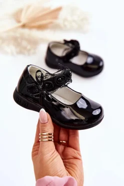 Balerinki Dziecięce>Boto Dziecięce Balerinki Na Rzepy Z Koronką Czarne Evelyn