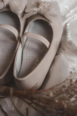 Balerinki Dziecięce></noscript>Damskie buty S.Barski Dziecięce Lakierowane Balerinki Z Kokardą Beżowe Zolly