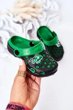 Outlet Dziecięce Piankowe Klapki Kroksy Czarno-Zielone Jupiter Dzieci Chłopięce