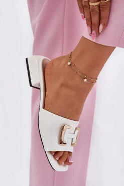 New Eleganckie Klapki Damskie Na Klocku Ze Złotym Detalem Vinceza 62229 Białe Damskie Klapki Na Obcasie