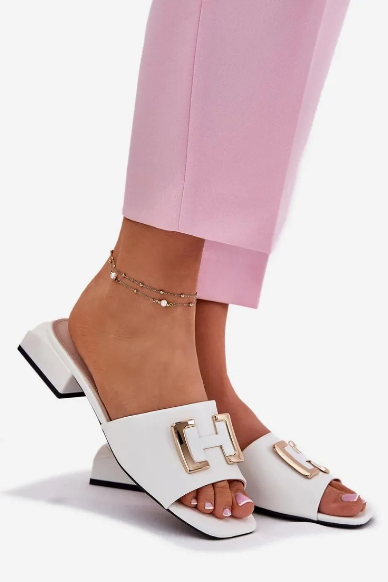 New Eleganckie Klapki Damskie Na Klocku Ze Złotym Detalem Vinceza 62229 Białe Damskie Klapki Na Obcasie