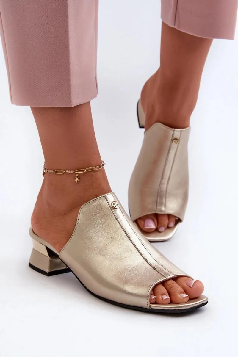 Klapki Na Obcasie|Klapki Damskie Klasyczne>Maciejka Eleganckie Klapki Damskie Ze Skóry Naturalnej Na Niskim Obcasie 06360-25 Złote
