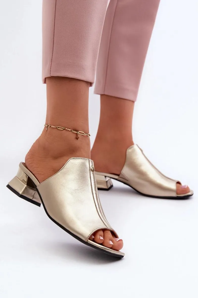 Klapki Na Obcasie|Klapki Damskie Klasyczne>Maciejka Eleganckie Klapki Damskie Ze Skóry Naturalnej Na Niskim Obcasie 06360-25 Złote