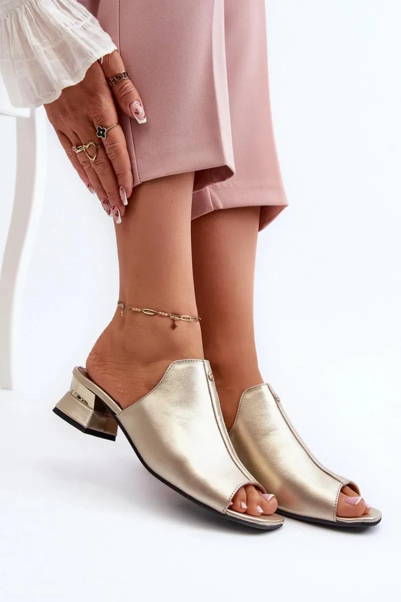 Klapki Na Obcasie|Klapki Damskie Klasyczne>Maciejka Eleganckie Klapki Damskie Ze Skóry Naturalnej Na Niskim Obcasie 06360-25 Złote