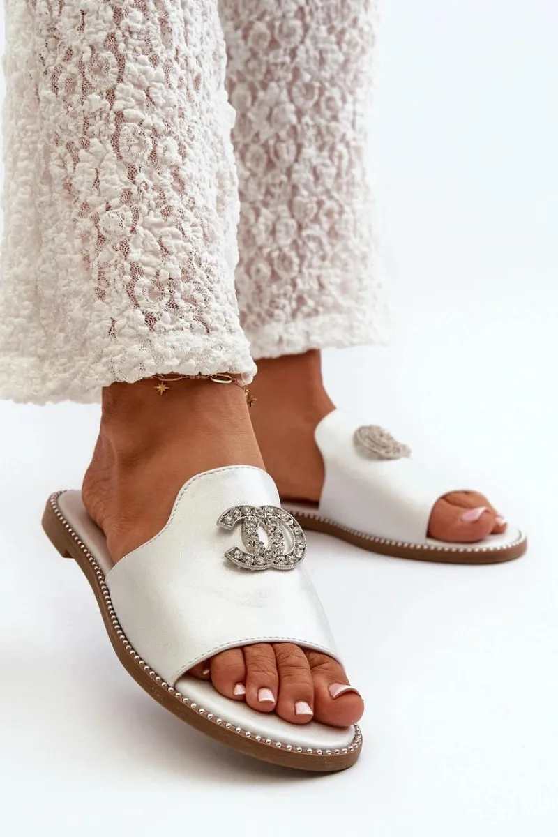 Hot Damskie buty S.Barski Eleganckie Klapki Damskie Błyszczące Z Ozdobą S.Barski KV27-050 Srebrne Srebrny