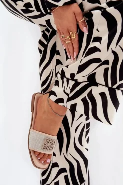 Eleganckie Klapki Damskie Z Ozdobą Na Płaskim Obcasie Beżowe Lovehia Damskie Klapki Damskie Klasyczne