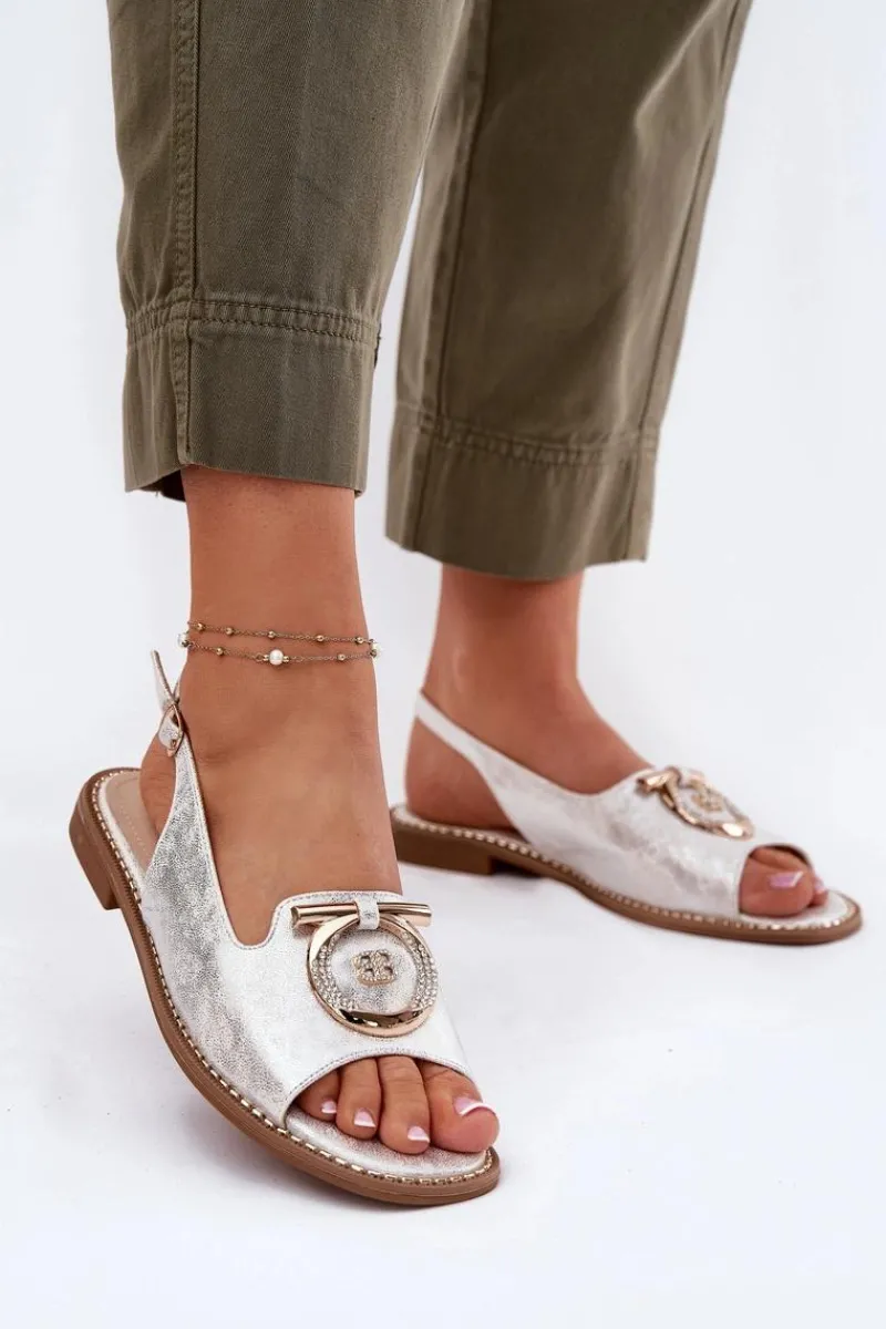 Sandały Płaskie>Damskie buty S.Barski Eleganckie Sandały Z Ozdobą Na Płaskim Obcasie S.Barski KV51-003 Srebrne Srebrny