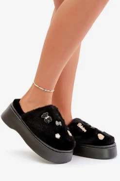 New Futrzane Kapcie Damskie Na Grubej Podeszwie Z Przypinkami Czarne Zintoria Damskie Kapcie Klasyczne