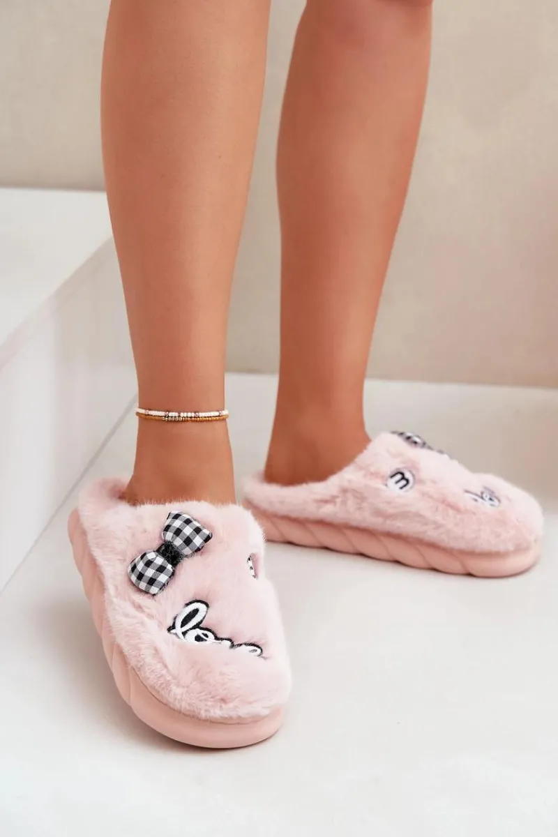 Kapcie Klasyczne>Boto Futrzane Kapcie Damskie Z Naszywkami I Kokardką Różowe Linnorelia Różowy