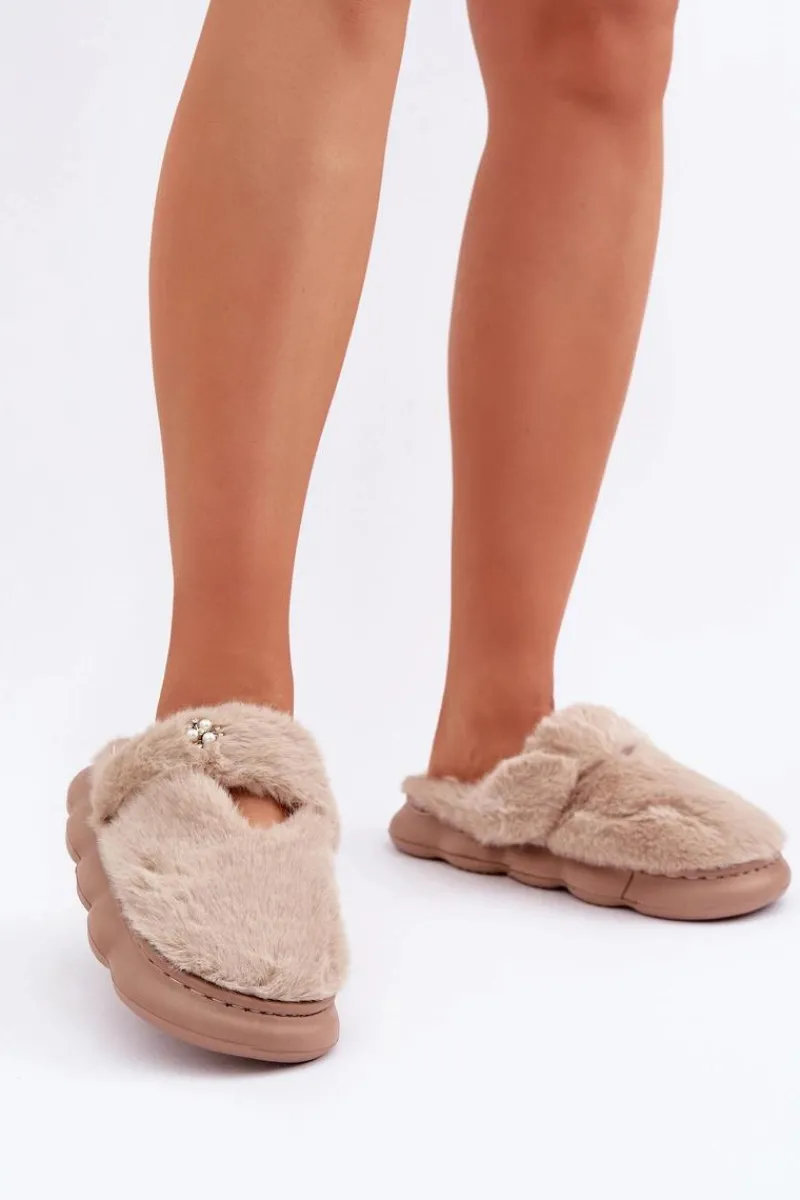 Hot Futrzane Kapcie Z Małą Broszką Ciemnobeżowe Primaria Damskie Kapcie Klasyczne