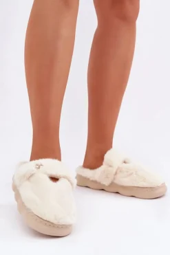 Kapcie Klasyczne>Boto Futrzane Kapcie Z Małą Broszką Jasnobeżowe Primaria Beżowy