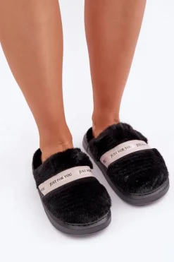 Discount Boto Futrzane Kapcie Z Ozdobnym Paskiem Czarne Savalithea Czarny