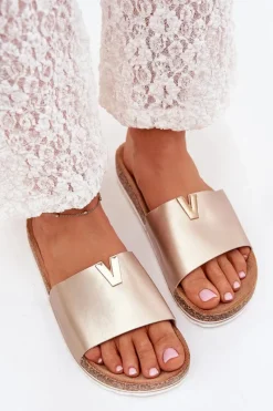 Klapki Korkowe|Klapki Na Platformie></noscript>Boto Klapki Damskie Na Korkowej Platformie Z Ozdobnym Detalem Złote Vessira