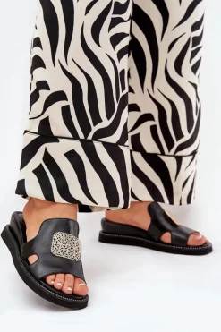 Klapki Na Koturnie|Klapki Na Platformie>Boto Klapki Damskie Na Koturnie Eko Skórzane Z Ozdobą Czarne Sarela Czarny