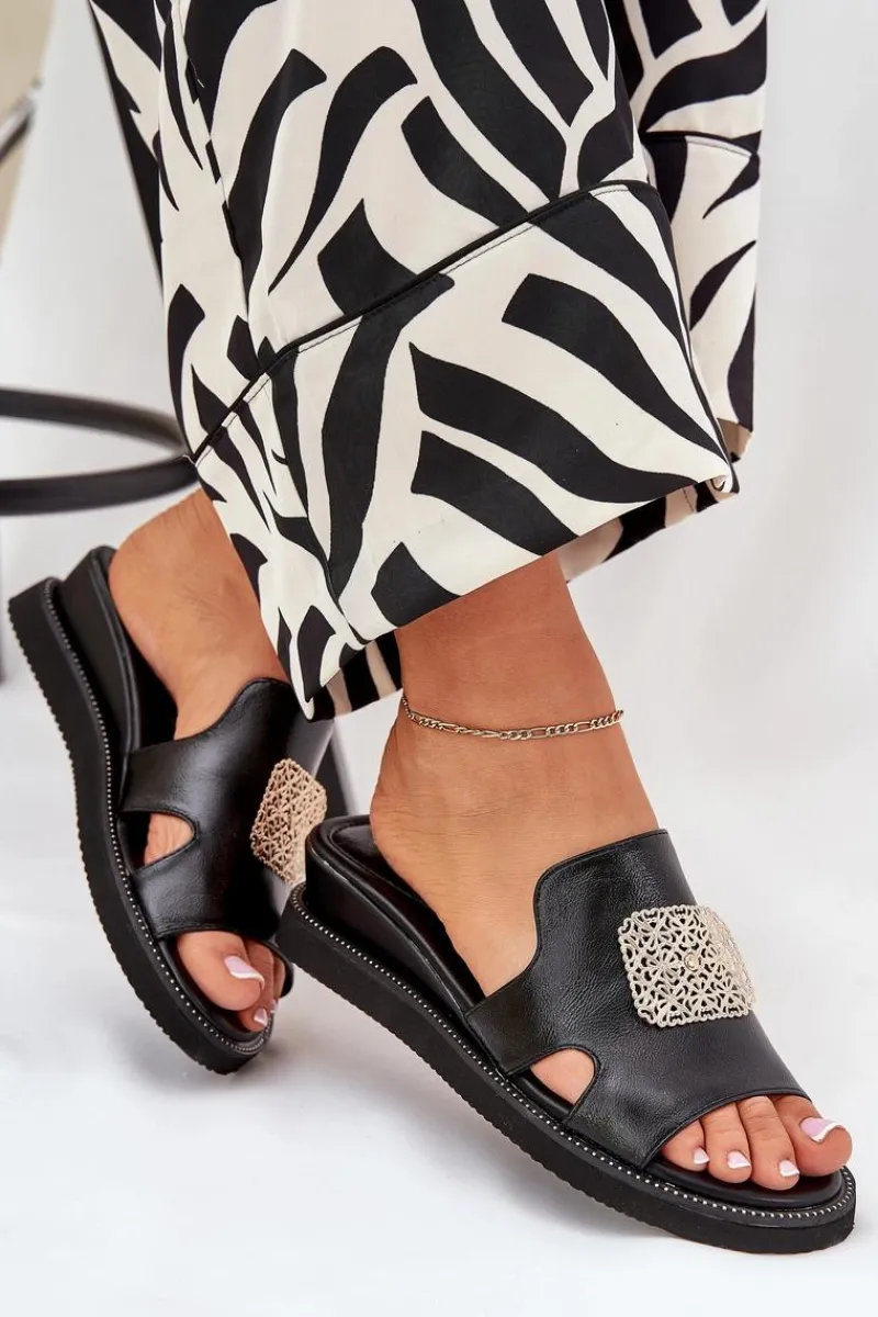 Klapki Na Koturnie|Klapki Na Platformie>Boto Klapki Damskie Na Koturnie Eko Skórzane Z Ozdobą Czarne Sarela Czarny