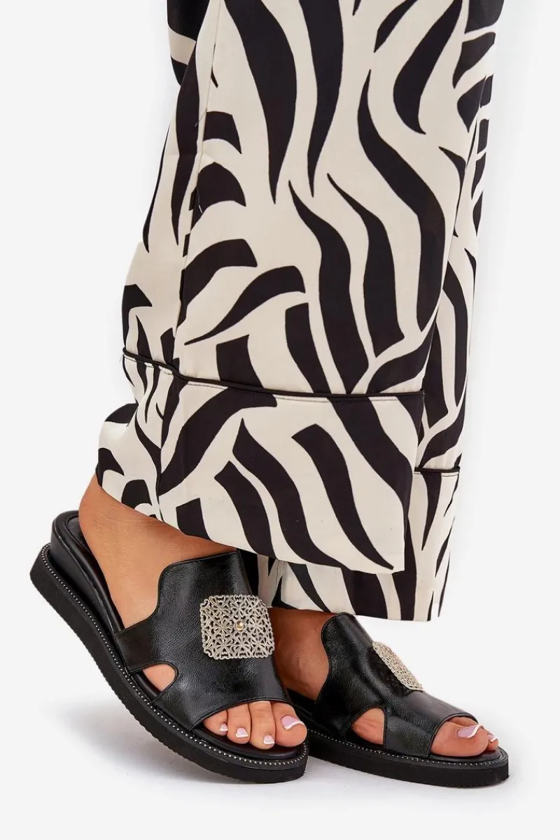 Klapki Na Koturnie|Klapki Na Platformie>Boto Klapki Damskie Na Koturnie Eko Skórzane Z Ozdobą Czarne Sarela Czarny