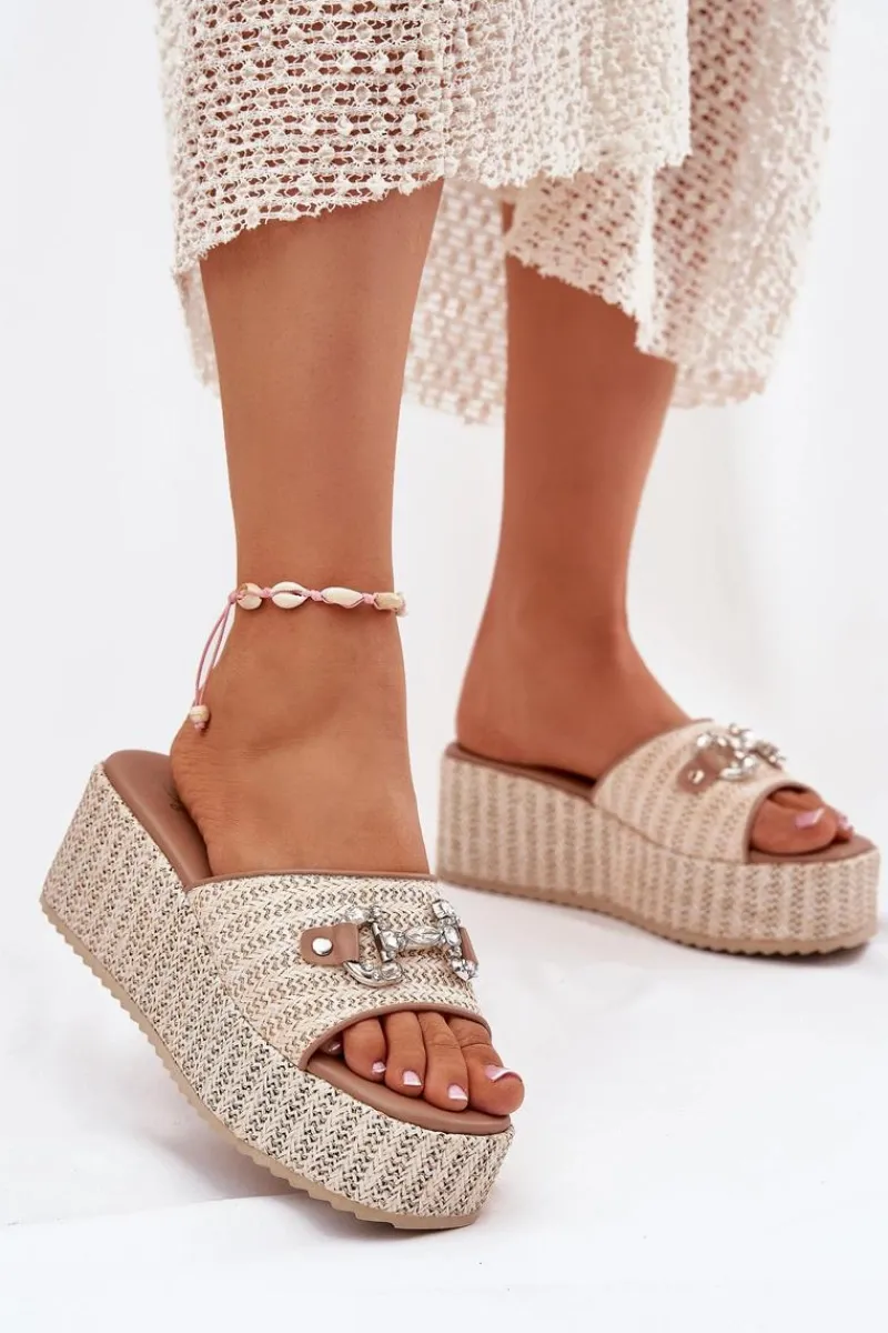 Klapki Na Koturnie|Klapki Na Platformie>Boto Klapki Damskie Na Koturnie Z Plecionką I Ozdobą Beżowe Isolene Beżowy
