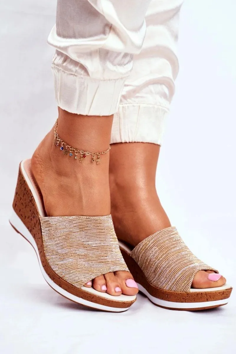 Klapki Damskie Klasyczne>Buty Sergio Leone Klapki Damskie Na Koturnie Sergio Leone Beżowe SK320