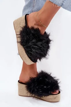 Klapki Na Koturnie|Klapki Z Futerkiem></noscript>Boto Klapki Damskie Na Koturnie Z Futerkiem I Plecionką Czarne Virela Czarny