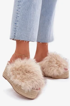 Klapki Z Futerkiem|Klapki Na Koturnie></noscript>Boto Klapki Damskie Na Koturnie Z Futerkiem I Plecionką Beżowe Virela Beżowy