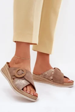 Hot INBLU Klapki Damskie Na Koturnie Z Ozdobną Klamrą RV000012 Brązowe Brązowy