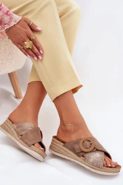 Hot INBLU Klapki Damskie Na Koturnie Z Ozdobną Klamrą RV000012 Brązowe Brązowy