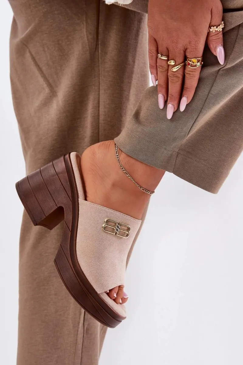 Online Klapki Damskie Na Masywnym Obcasie Ze Złotym Detalem Vinceza 17400 Beżowe Damskie Klapki Na Obcasie