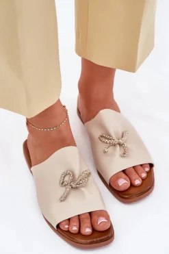 Best Klapki Damskie Na Płaskim Obcasie Z Ozdobnym Wiązaniem Beżowe Norela Damskie Klapki Damskie Klasyczne