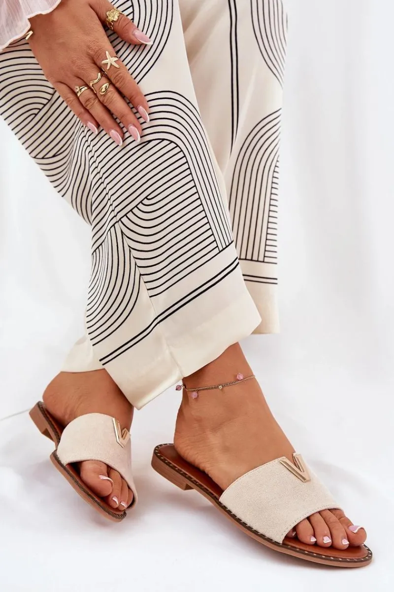 Klapki Damskie Klasyczne>Boto Klapki Damskie Na Płaskim Obcasie Z Ozdobnymi Detalami Beżowe Saliena