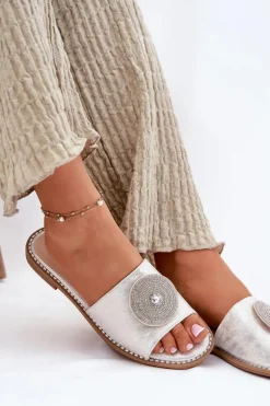 Damskie buty S.Barski Klapki Damskie Na Płaskim Obcasie Z Ozdobą S.Barski KV51-013 Srebrne Srebrny