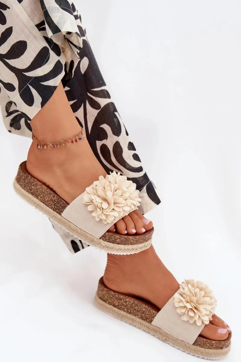 Discount Klapki Damskie Na Platformie Z Ozdobnymi Kwiatkami Beżowe Tessara Damskie Klapki Na Platformie|Klapki Damskie Klasyczne
