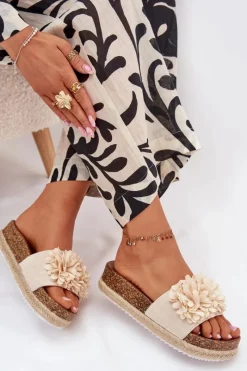 Discount Klapki Damskie Na Platformie Z Ozdobnymi Kwiatkami Beżowe Tessara Damskie Klapki Na Platformie|Klapki Damskie Klasyczne