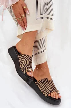 Outlet Boto Klapki Damskie Na Platformie I Niskim Koturnie Z Ozdobnym Detalem Zebra Czarno-Beżowe Saqesse