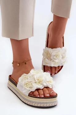 Outlet Boto Klapki Damskie Na Platformie Ozdobione Kwiatkami Białe Nodina