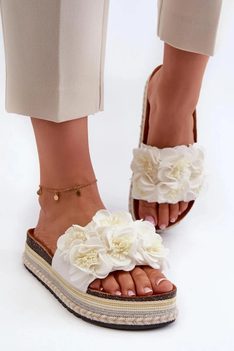 Outlet Boto Klapki Damskie Na Platformie Ozdobione Kwiatkami Białe Nodina