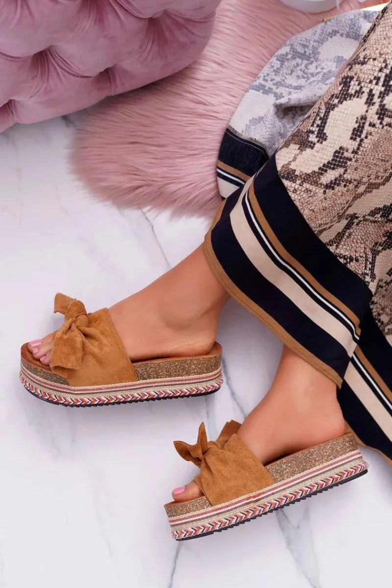 Klapki Na Platformie|Klapki Damskie Klasyczne>Boto Klapki Damskie Na Platformie Z Kokardą Camel Chantal