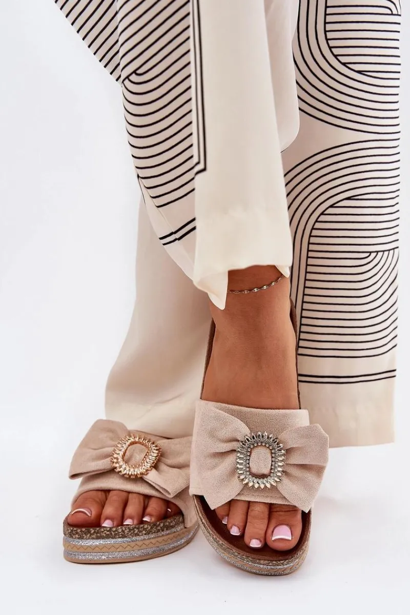 Klapki Korkowe|Klapki Na Platformie>Boto Klapki Damskie Na Platformie Z Kokardką I Ozdobną Broszką Beżowe Lenela