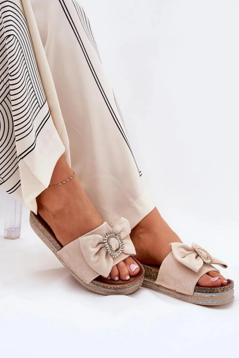 Klapki Korkowe|Klapki Na Platformie>Boto Klapki Damskie Na Platformie Z Kokardką I Ozdobną Broszką Beżowe Lenela