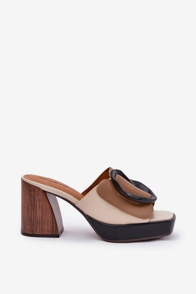 Klapki Na Obcasie|Klapki Damskie Klasyczne>Boto Klapki Damskie Na Słupkowym Obcasie Z Klamrą Ciemnobeżowe Amuria Beżowy