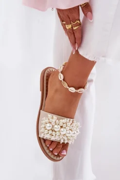 New Klapki Damskie Płaskie Z Ozdobnymi Koralikami Beżowe Aricca Damskie Klapki Damskie Klasyczne