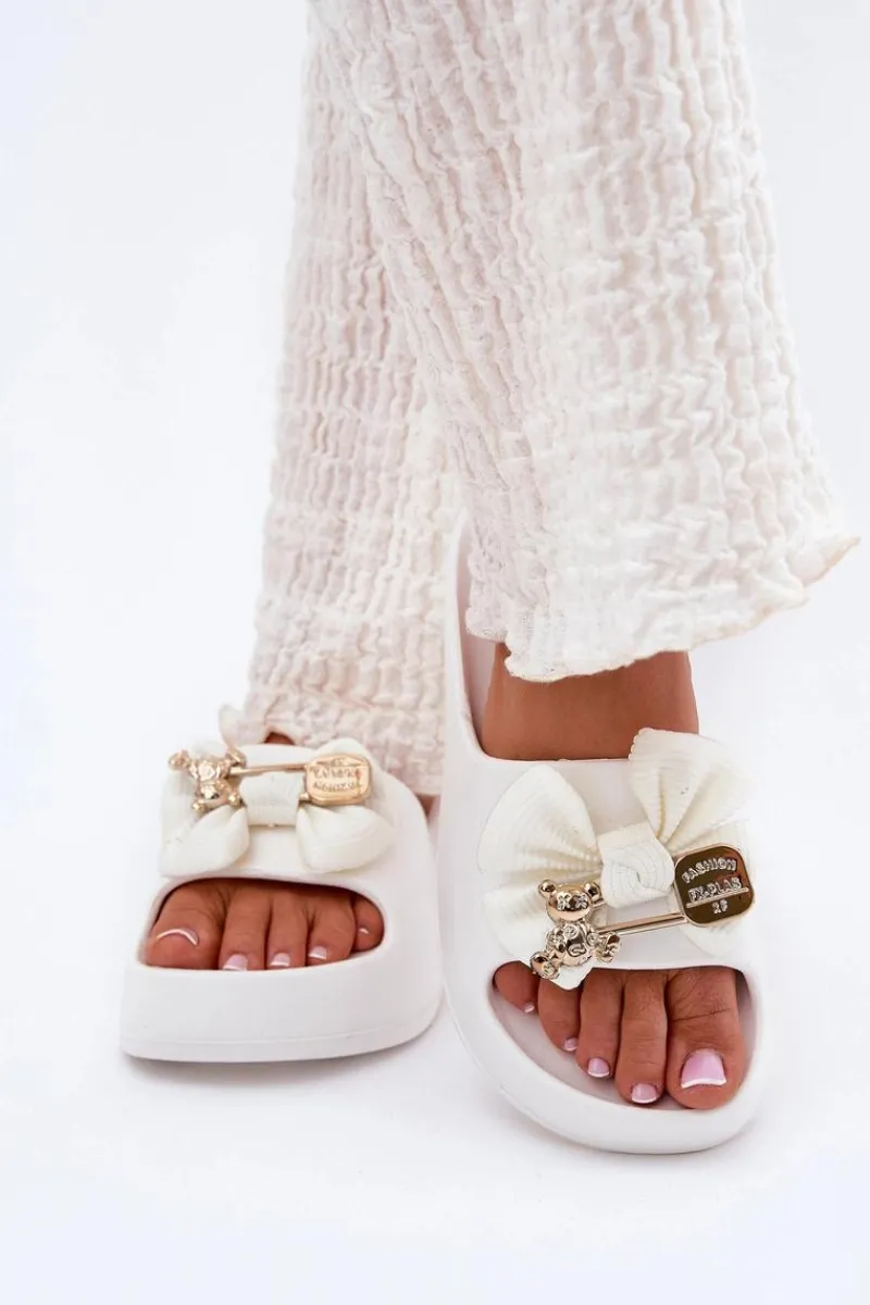 Hot Boto Klapki Damskie Piankowe Na Platformie Z Kokardką I Broszką Białe Marlize